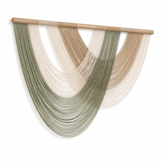 Tapiz de pared tejido 100 x 100 cm en fibra textil verde y beige con barra de madera